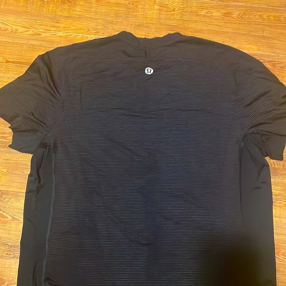 Lululemon t-shirt - Picture 2 of 6
